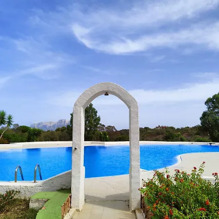 Holiday House With Pool & Tennis Court Villa